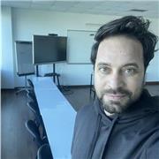 Avec plus de 12 ans d'expérience dans le domaine de l'enseignement de l'anglais, je possède une solide expertise dans le domaine et une connaissance approfondie du programme du lycée français. En tant que titulaire d'un master en langue anglaise appliquée